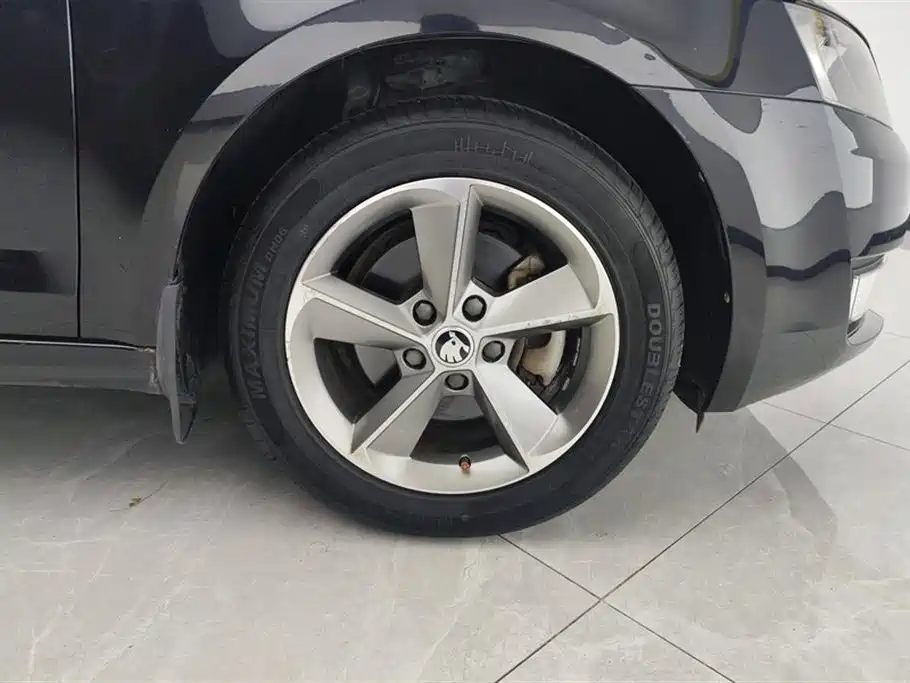 Skoda Octavia 2016 1.6L MT