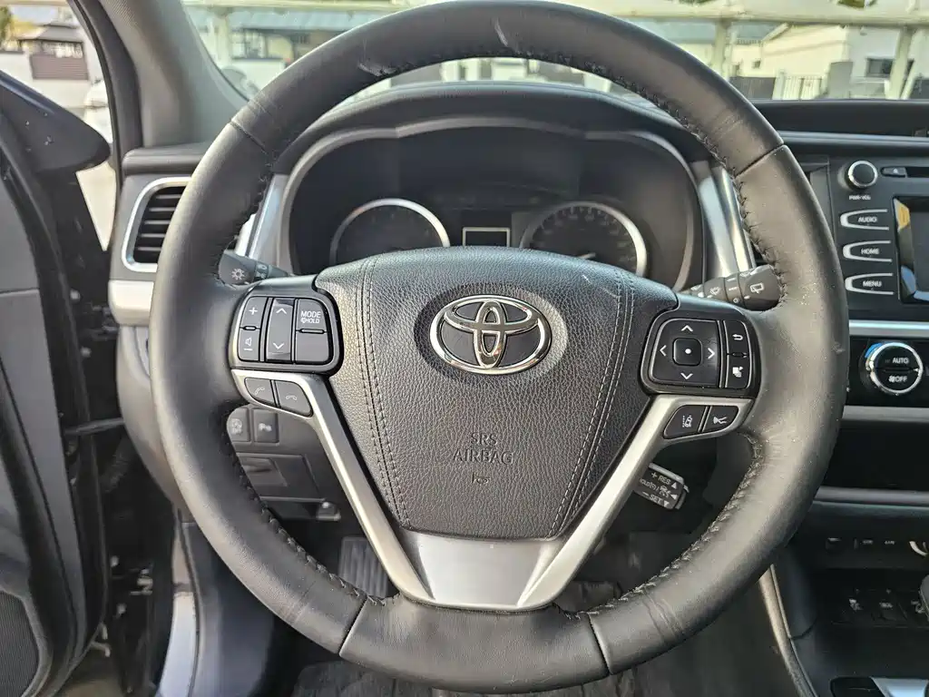 Toyota Highlander — миниатюра 14