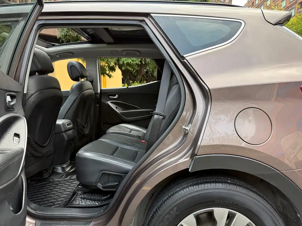 Hyundai Santa Fe — миниатюра 7
