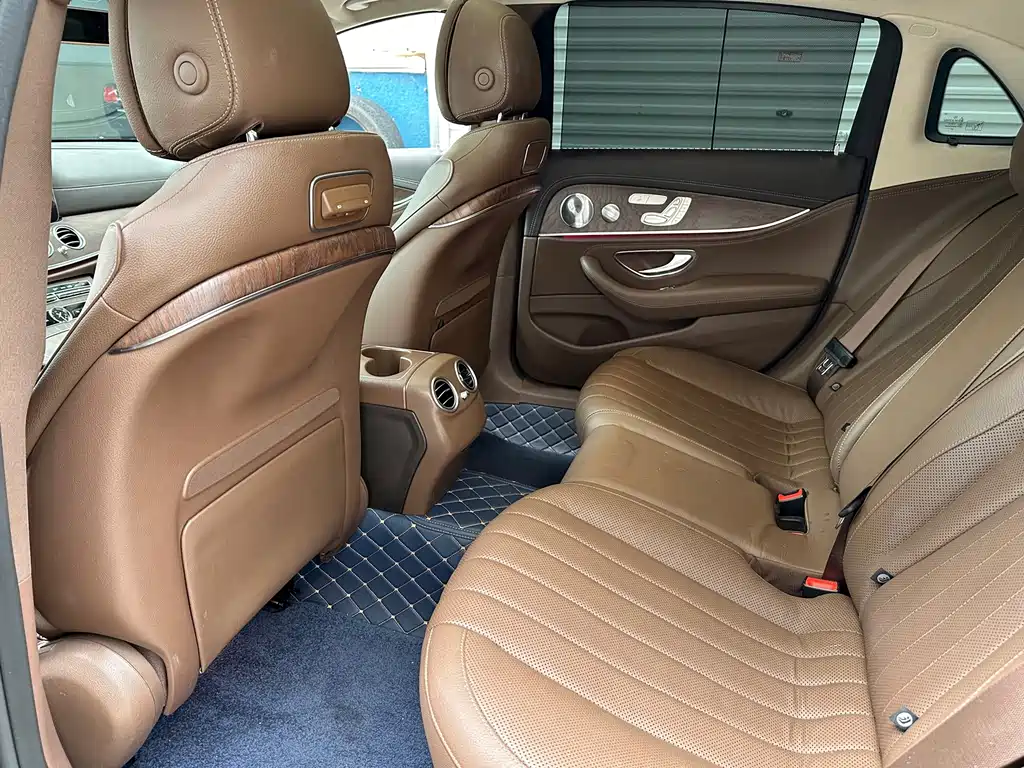 Mercedes-Benz E-Class — миниатюра 9