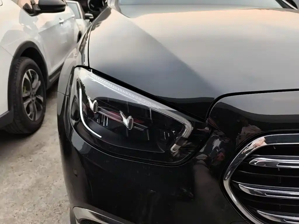Mercedes-Benz E-Class — миниатюра 9