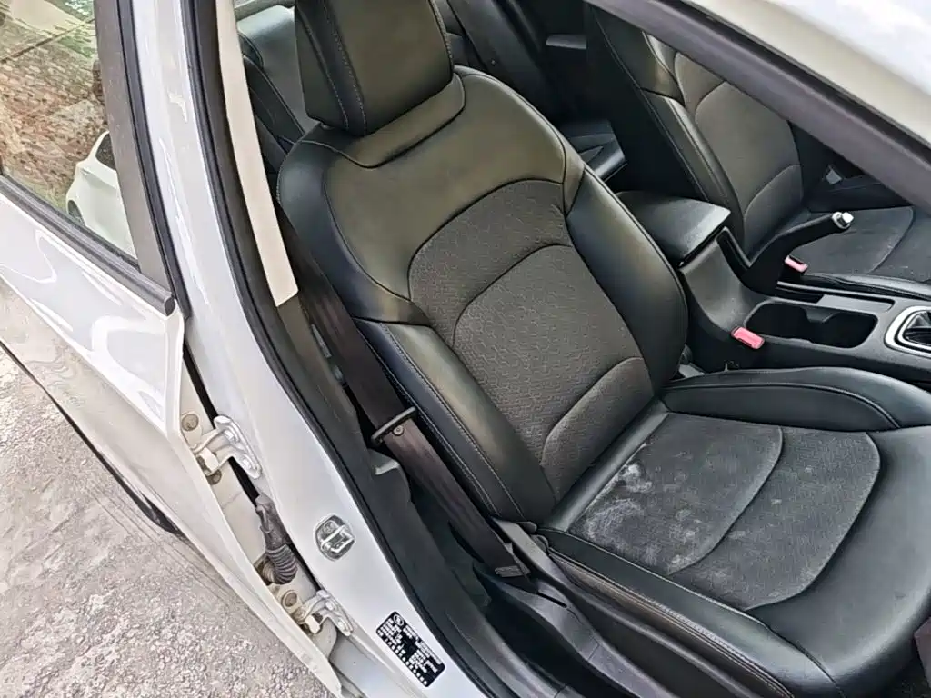 Chevrolet Cavalier — миниатюра 25
