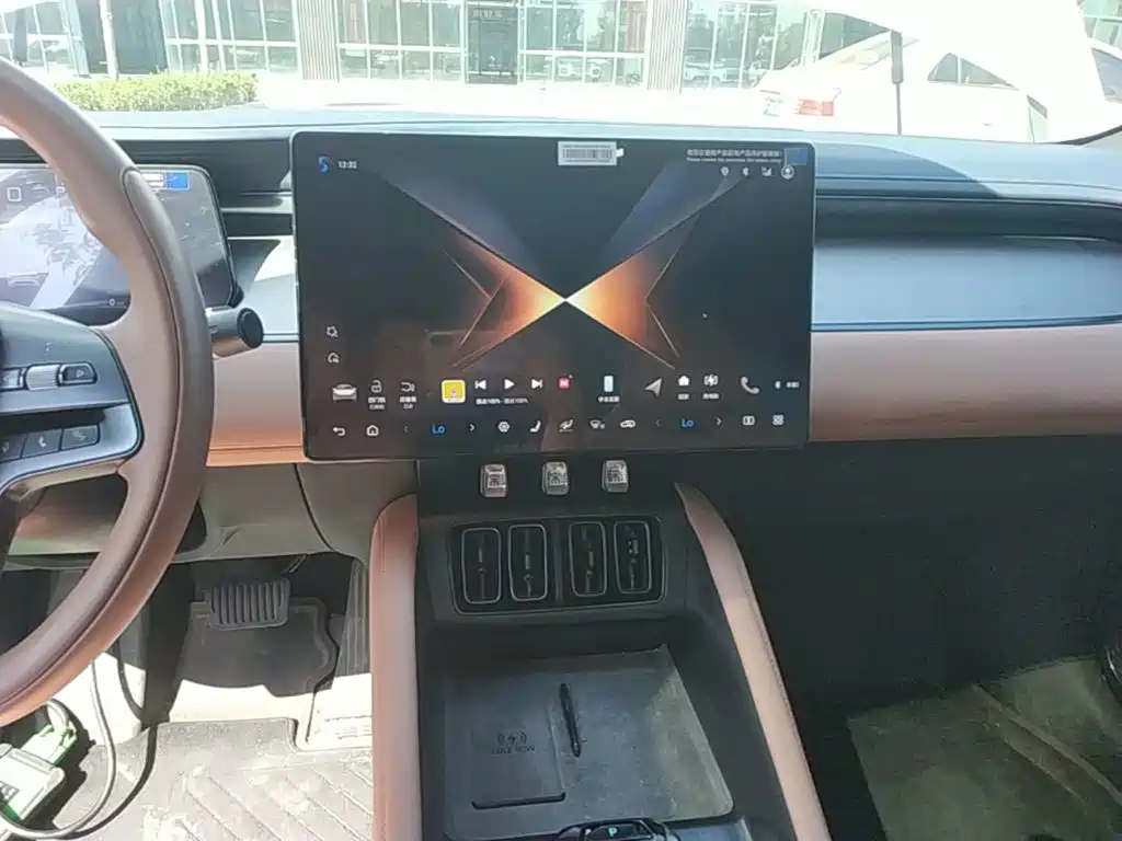 BYD L EV — миниатюра 13