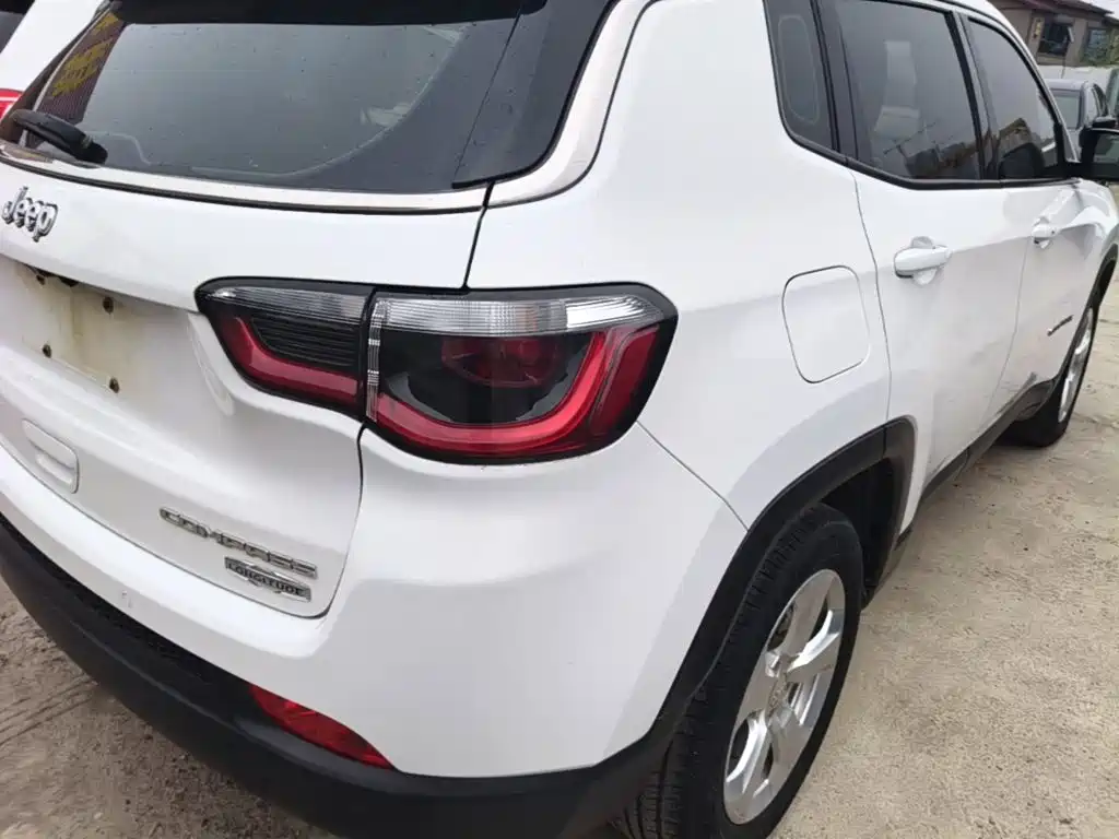 Jeep Compass — миниатюра 8