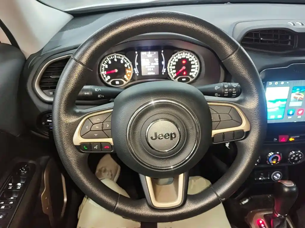 Jeep Renegade — миниатюра 11
