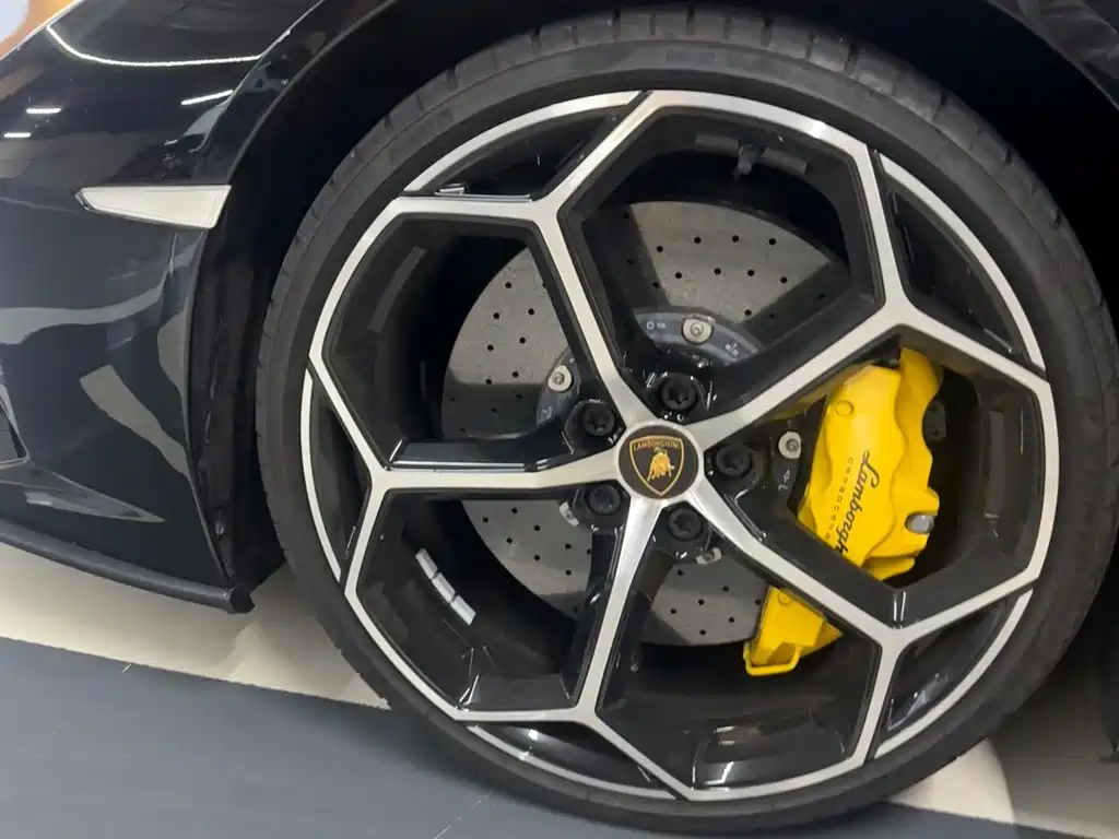 Lamborghini Huracán — миниатюра 11