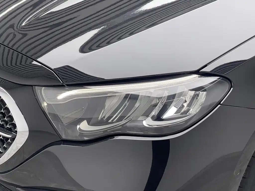 Mercedes-Benz E-Class (Import) — миниатюра 18