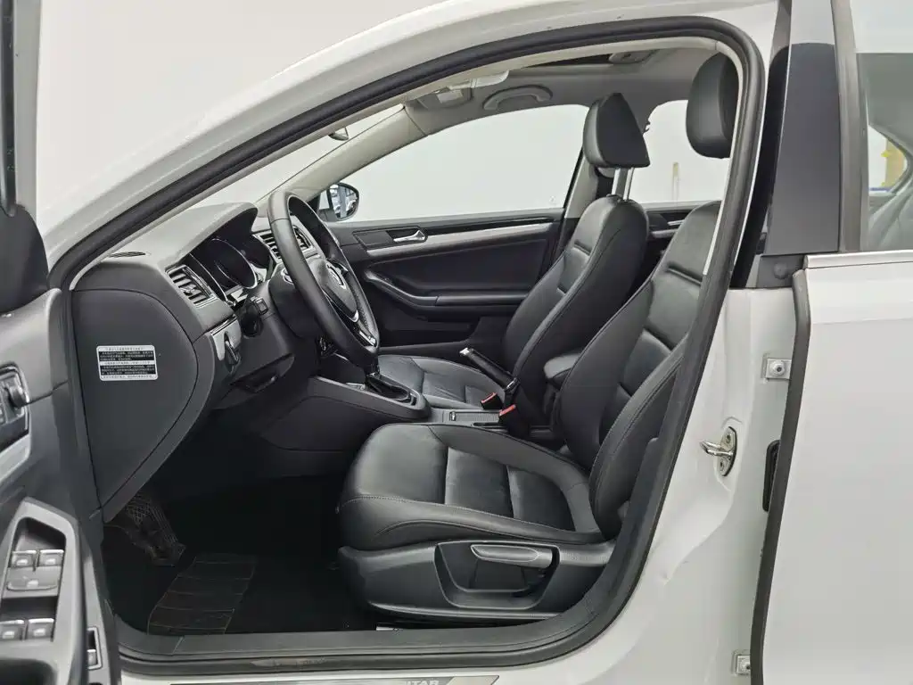 Volkswagen Sagitar — миниатюра 10