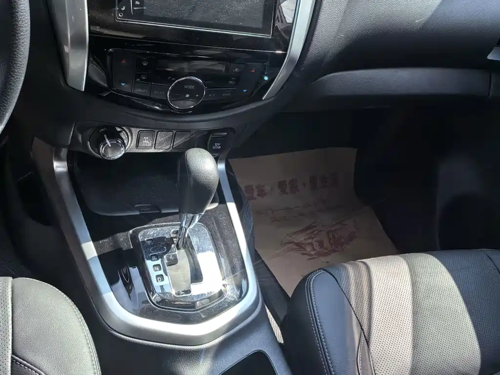 Nissan Terra — миниатюра 10