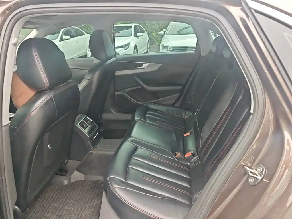 Audi A4L — миниатюра 22
