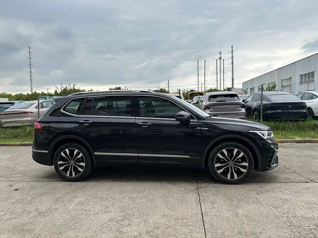 Volkswagen Tiguan L — миниатюра 4