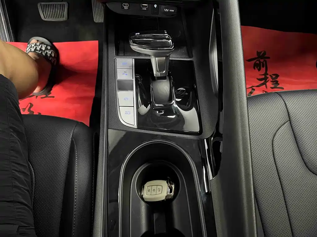 Hyundai Elantra — миниатюра 13