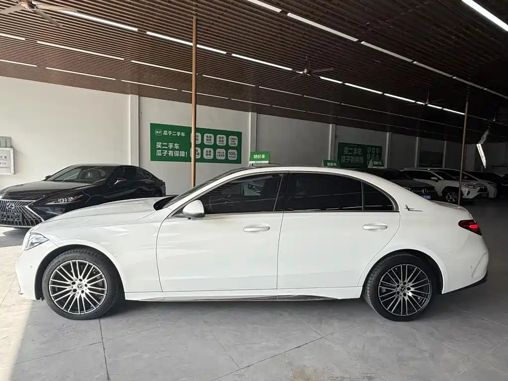 Mercedes-Benz C-Class — миниатюра 8