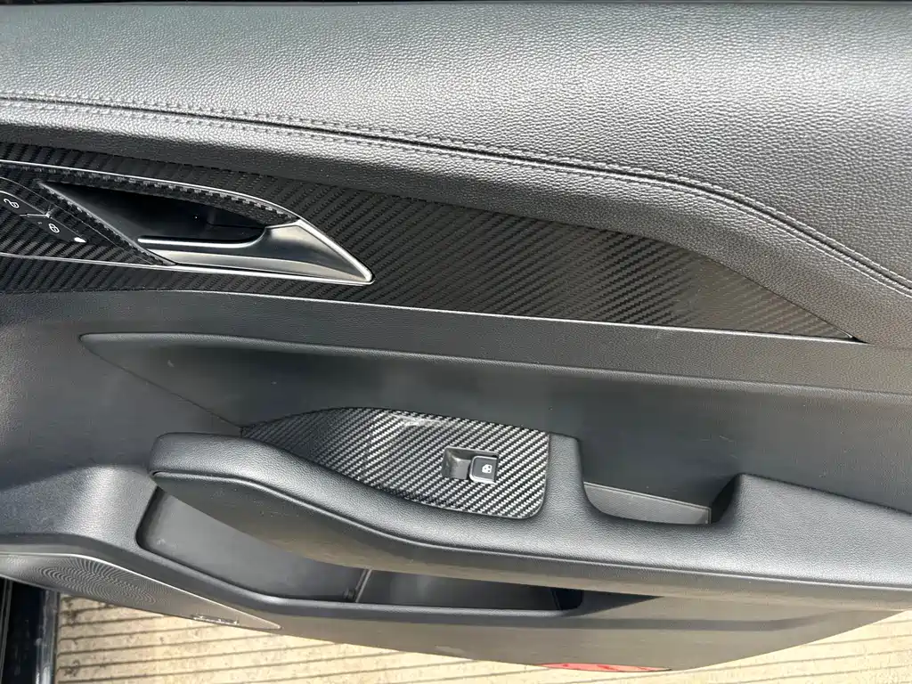 Hongqi Hongqi H5 — миниатюра 11
