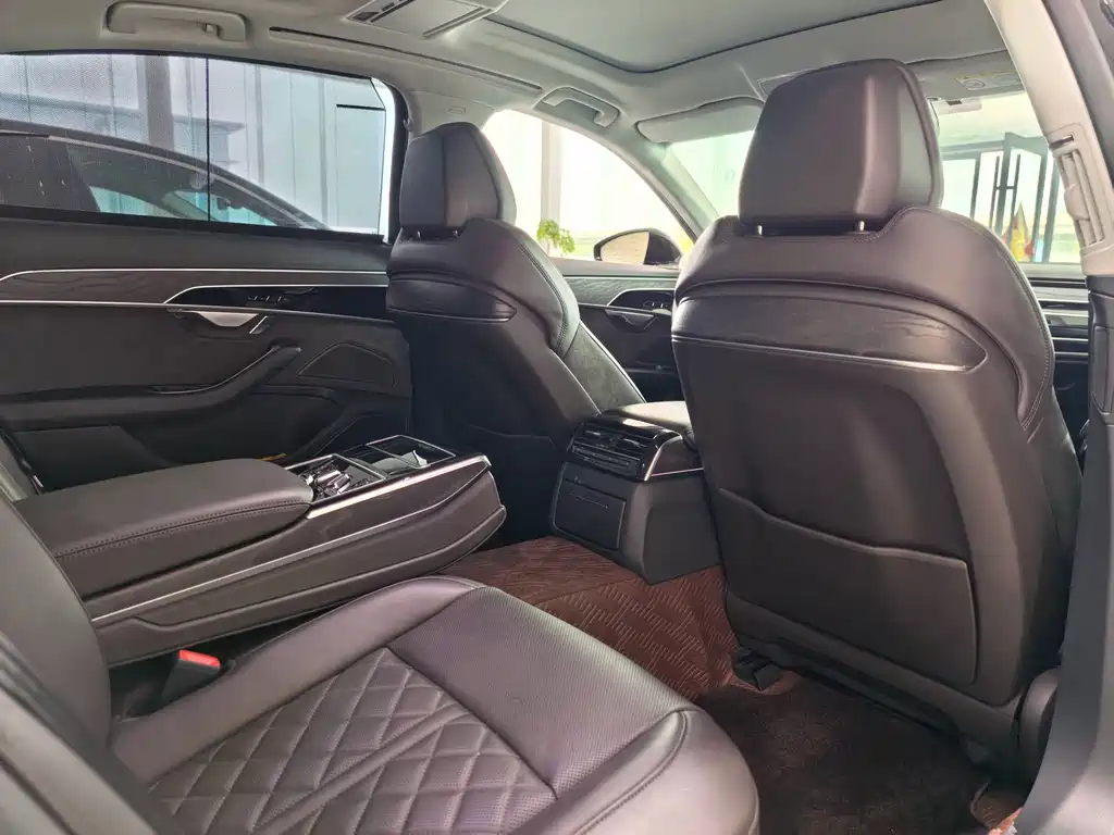 Audi A8 — миниатюра 7