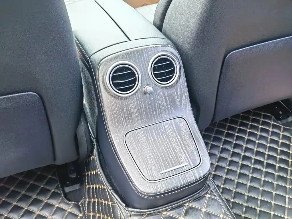 Mercedes-Benz E-Class New Energy — миниатюра 32