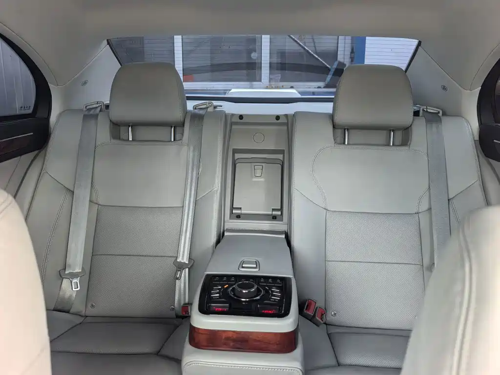 Hongqi Hongqi H7 — миниатюра 14