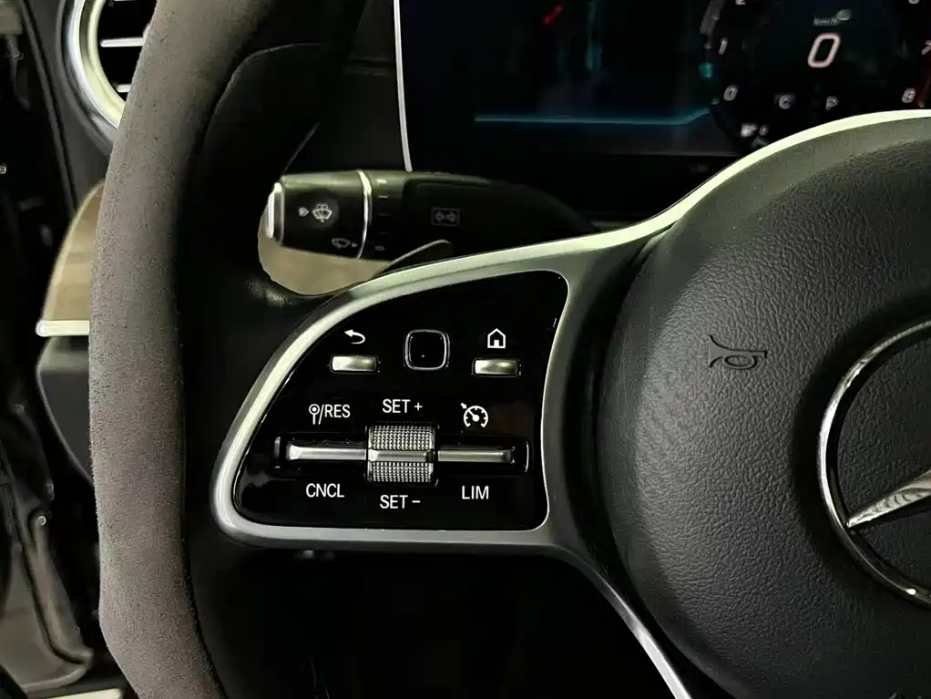 Mercedes-Benz E-Class — миниатюра 16