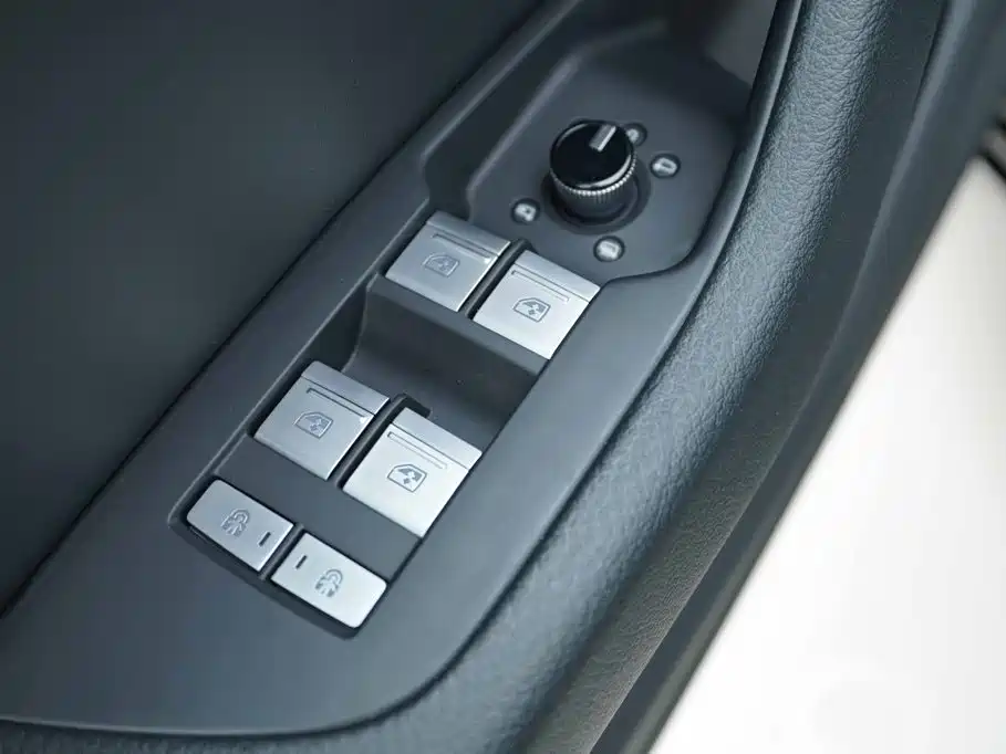 Audi A6L — миниатюра 10