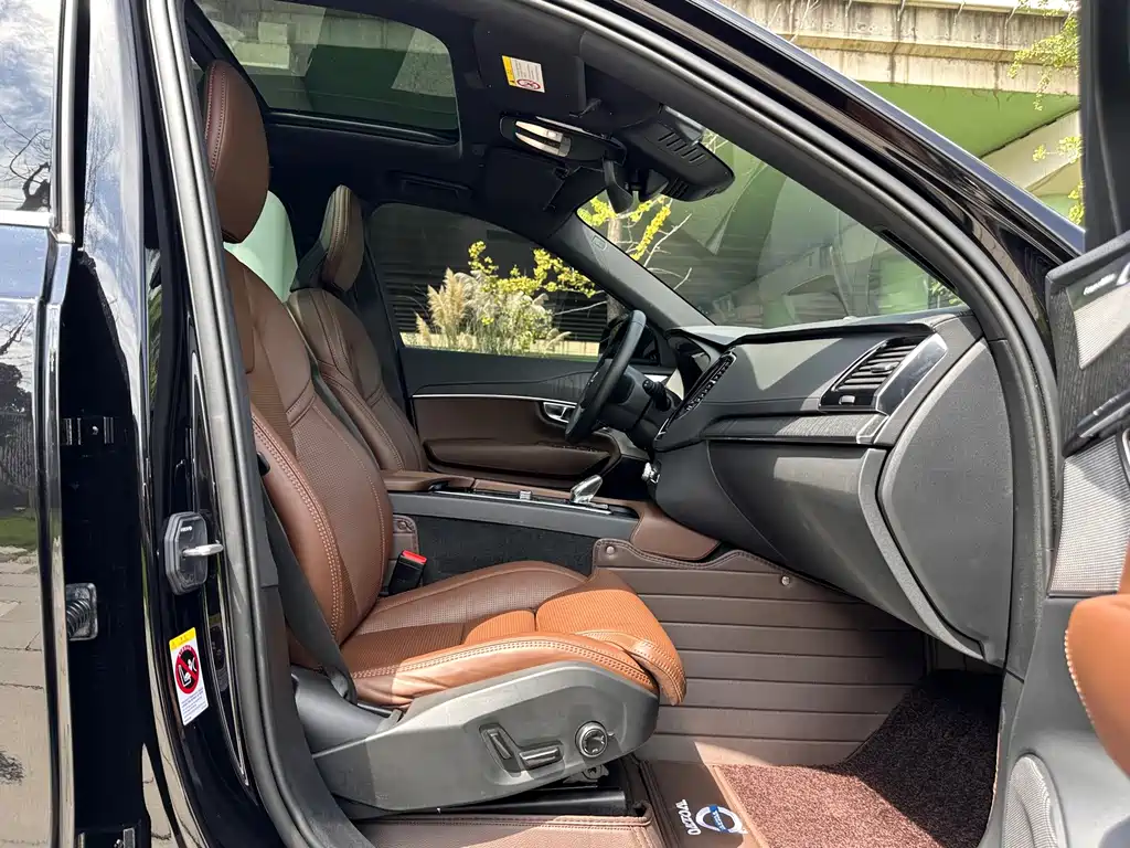 Volvo XC90 PHEV — миниатюра 15