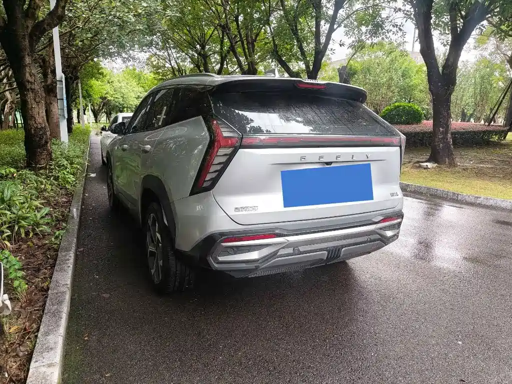 Geely Boyue L — миниатюра 6