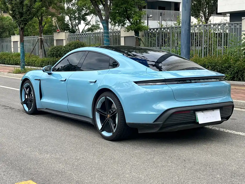 Porsche Taycan — миниатюра 6