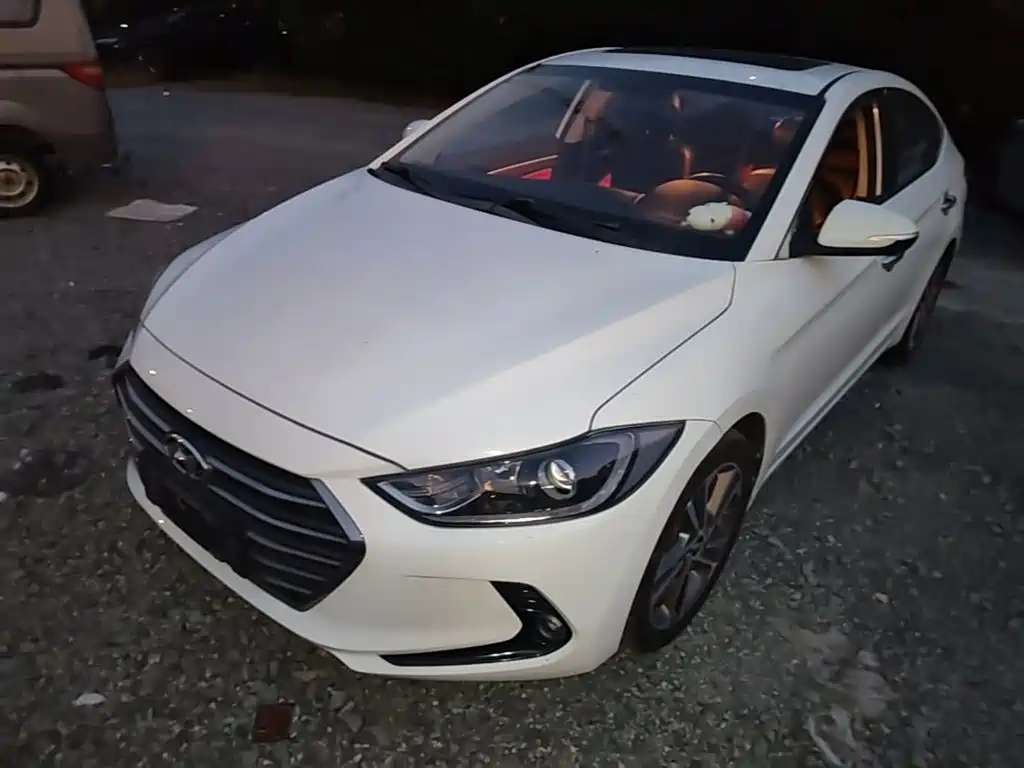 Hyundai Elantra — миниатюра 2