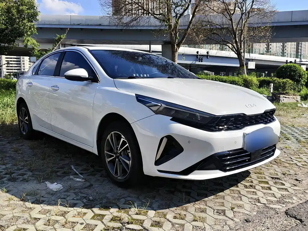 Kia K3 - фото 3