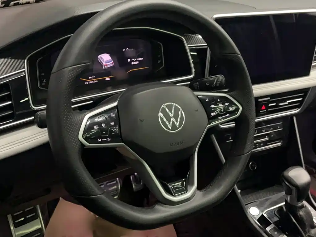 Volkswagen Tiguan L — миниатюра 12