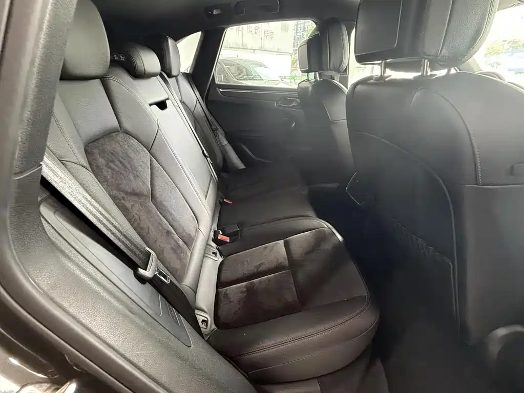 Porsche Macan — миниатюра 7