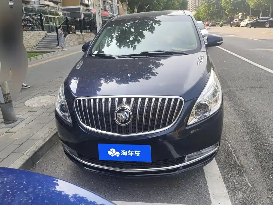 Buick GL8 — миниатюра 2