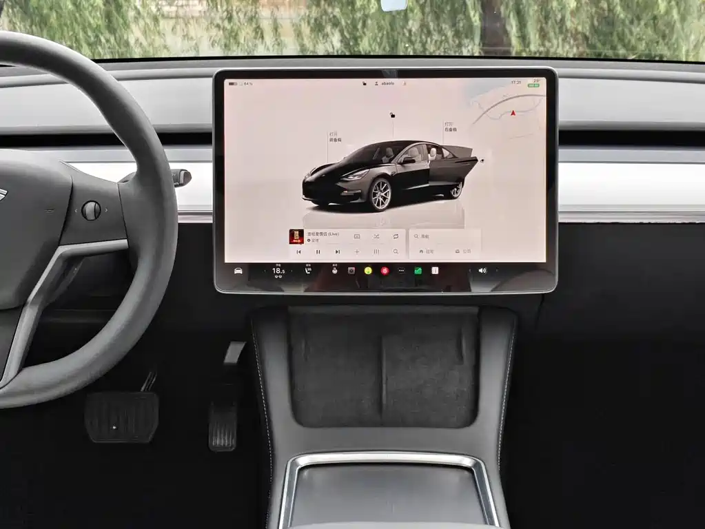 Tesla Model 3 — миниатюра 10