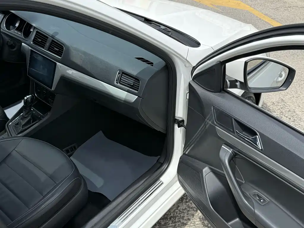 Volkswagen Lavida — миниатюра 9