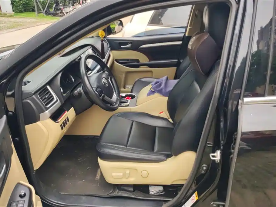 Toyota Highlander 2017 2.0T Elite 5 мест