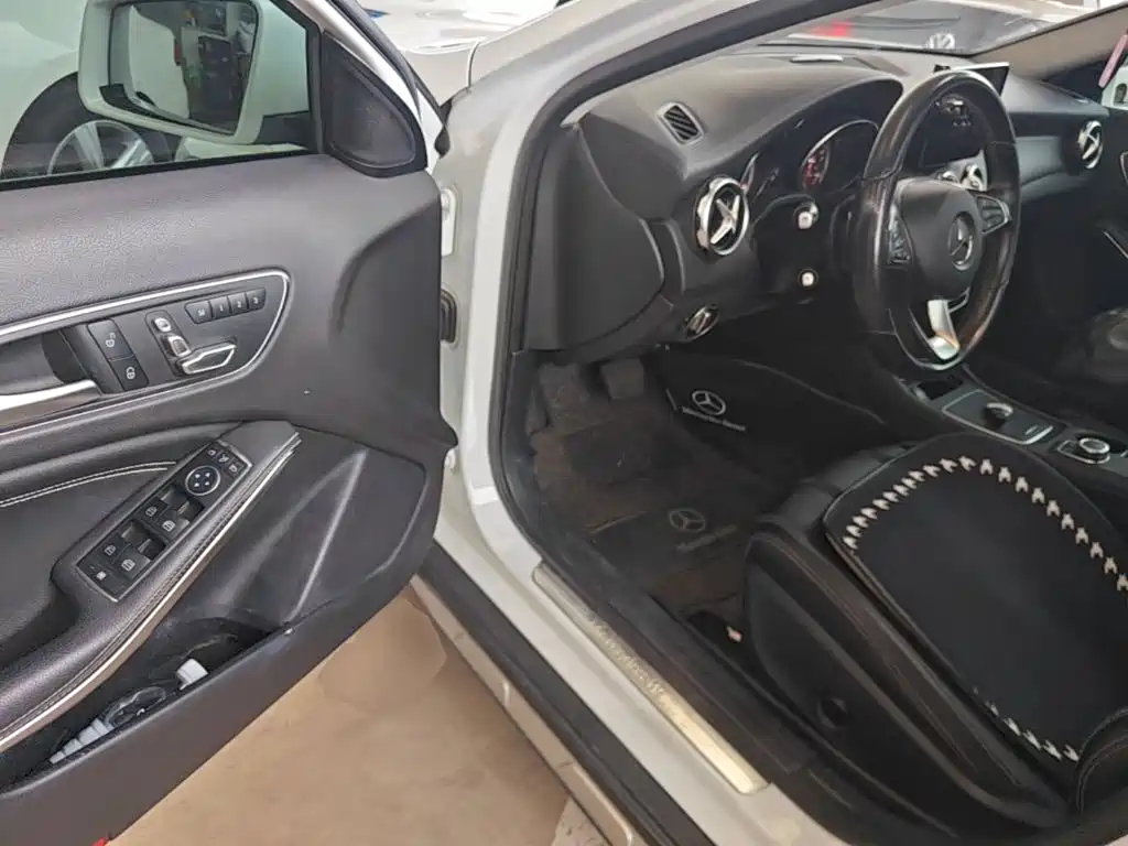 Mercedes-Benz GLA — миниатюра 16