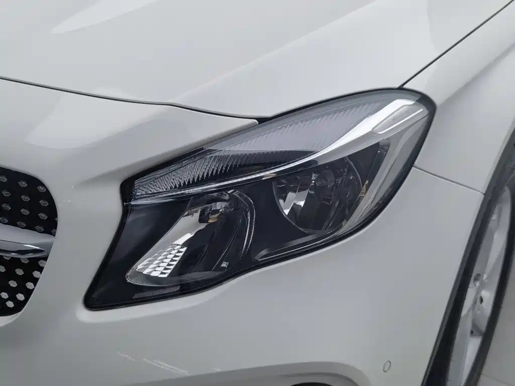 Mercedes-Benz GLA — миниатюра 7