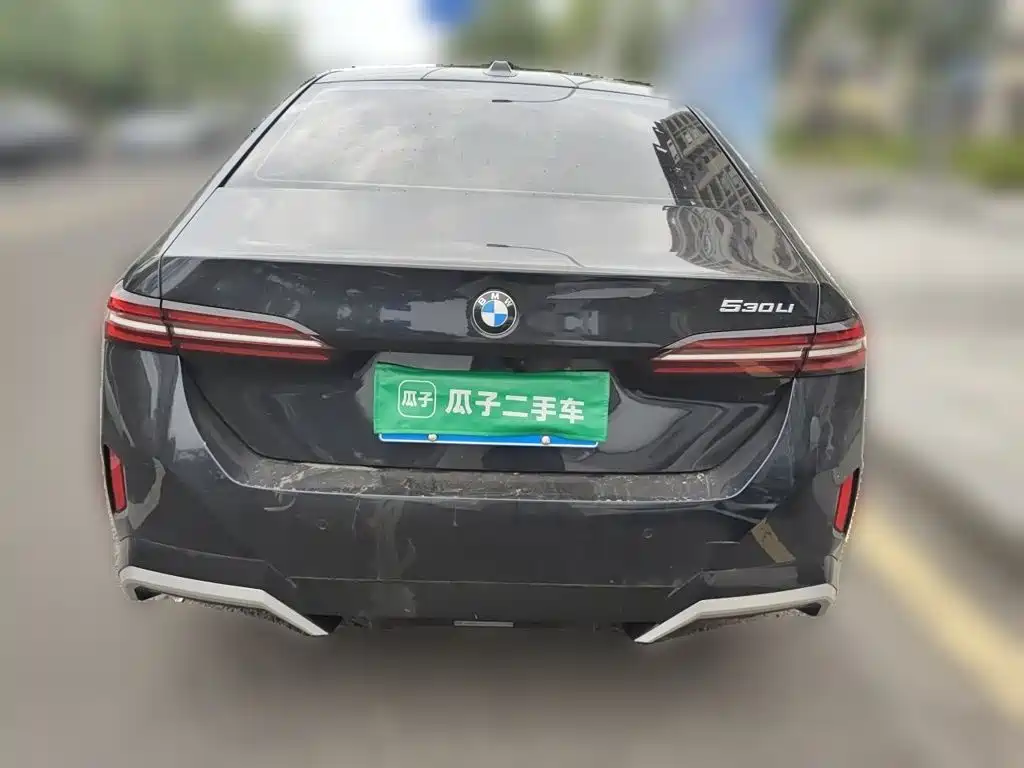 BMW 5 Series — миниатюра 3