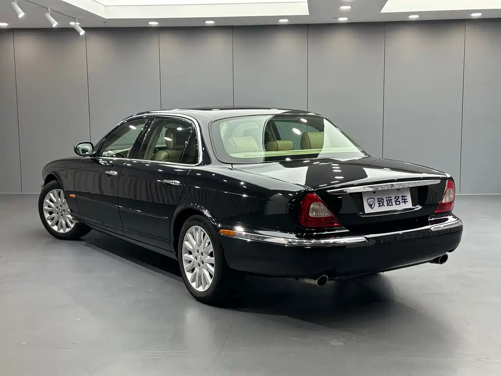 Jaguar XJ — миниатюра 6