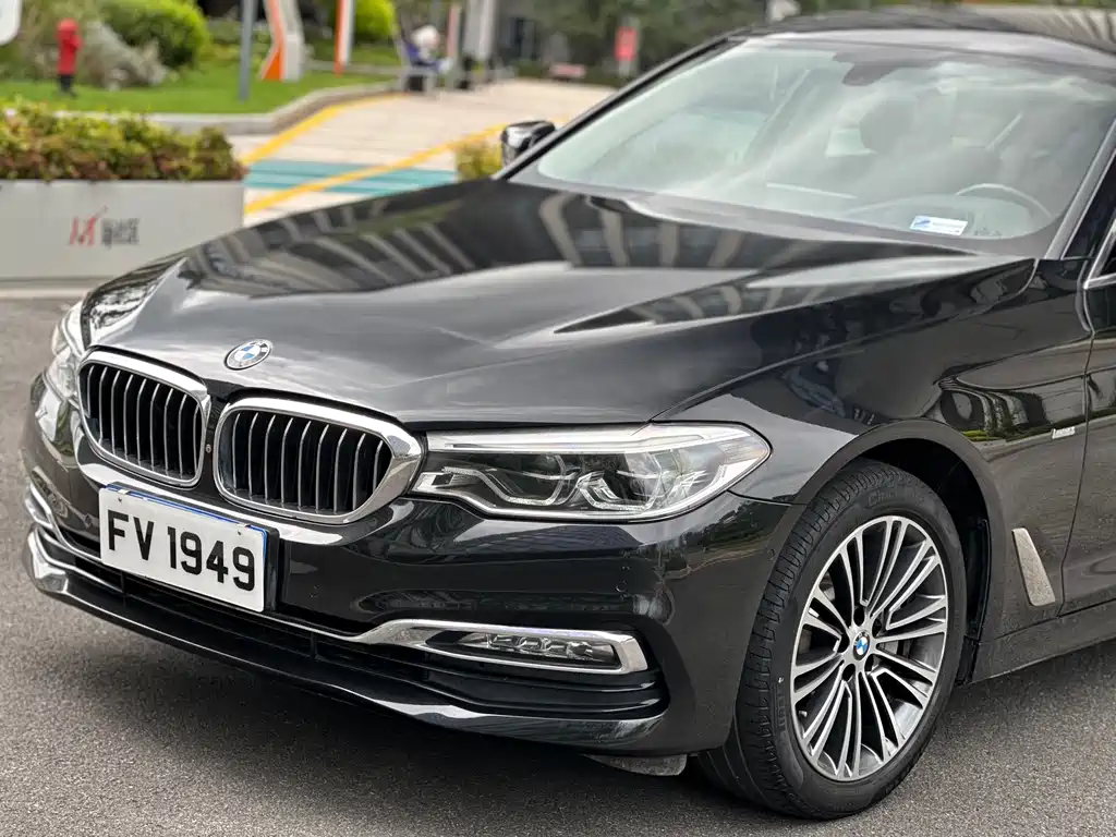 BMW 5 Series — миниатюра 4