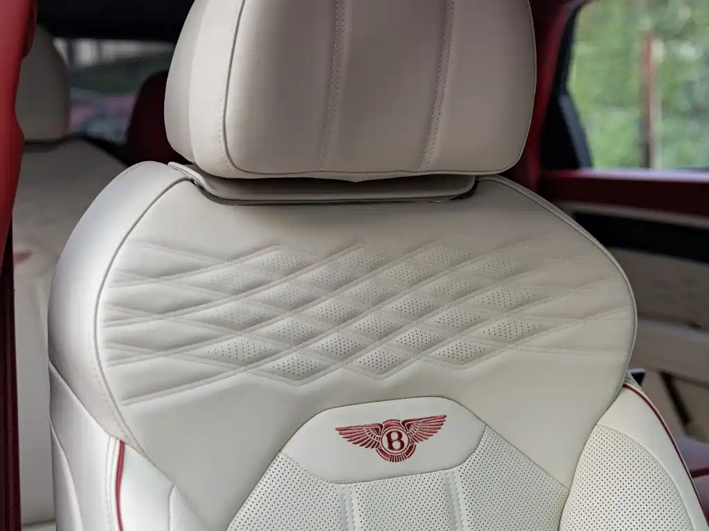Bentley Bentayga — миниатюра 19