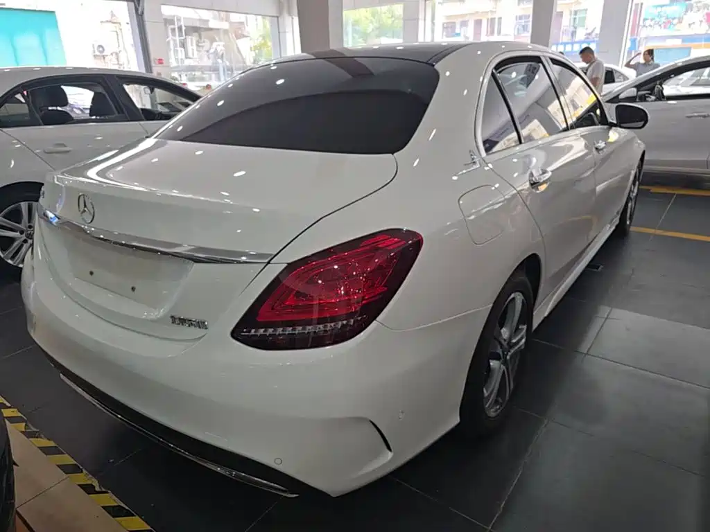 Mercedes-Benz C-Class — миниатюра 7