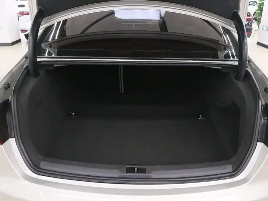 Audi A4L — миниатюра 17