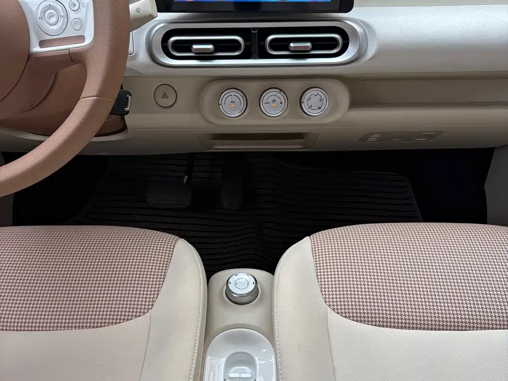Wuling MINIEV — миниатюра 9