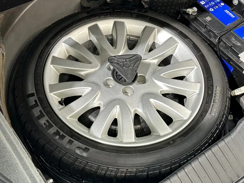 Jaguar XJ — миниатюра 55