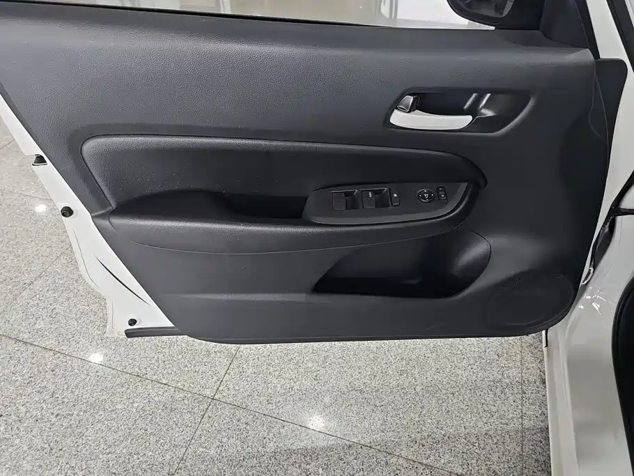 Honda Fit — миниатюра 7