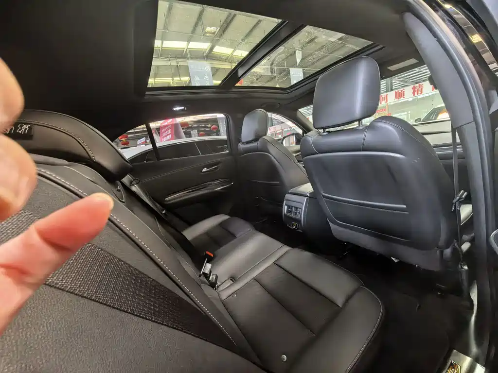 Cadillac XT4 — миниатюра 13