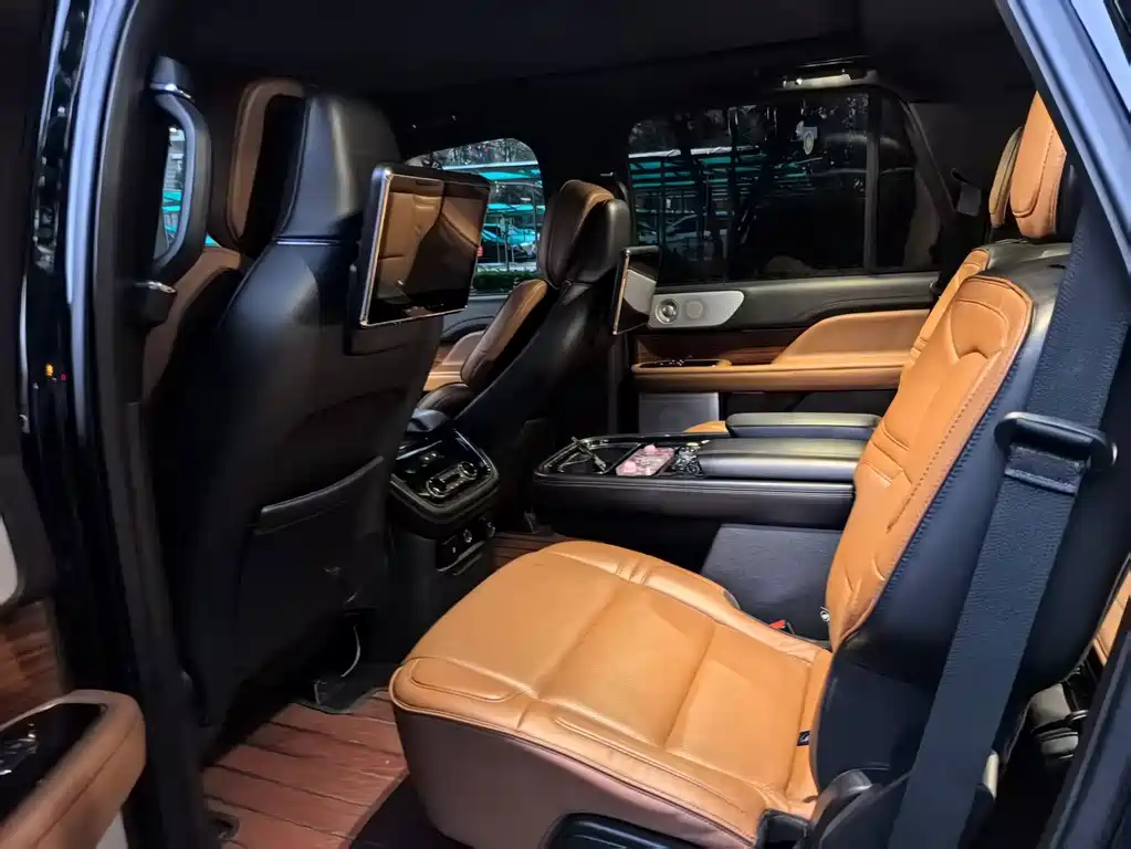 Lincoln Navigator — миниатюра 5
