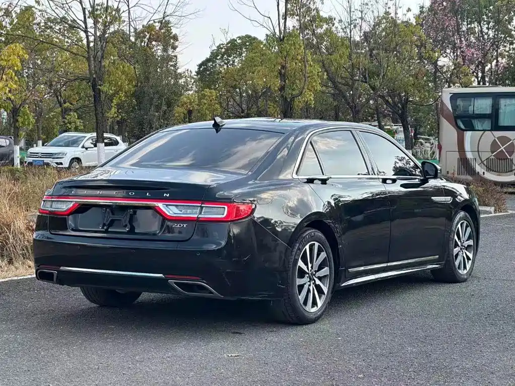 Lincoln Continental — миниатюра 7