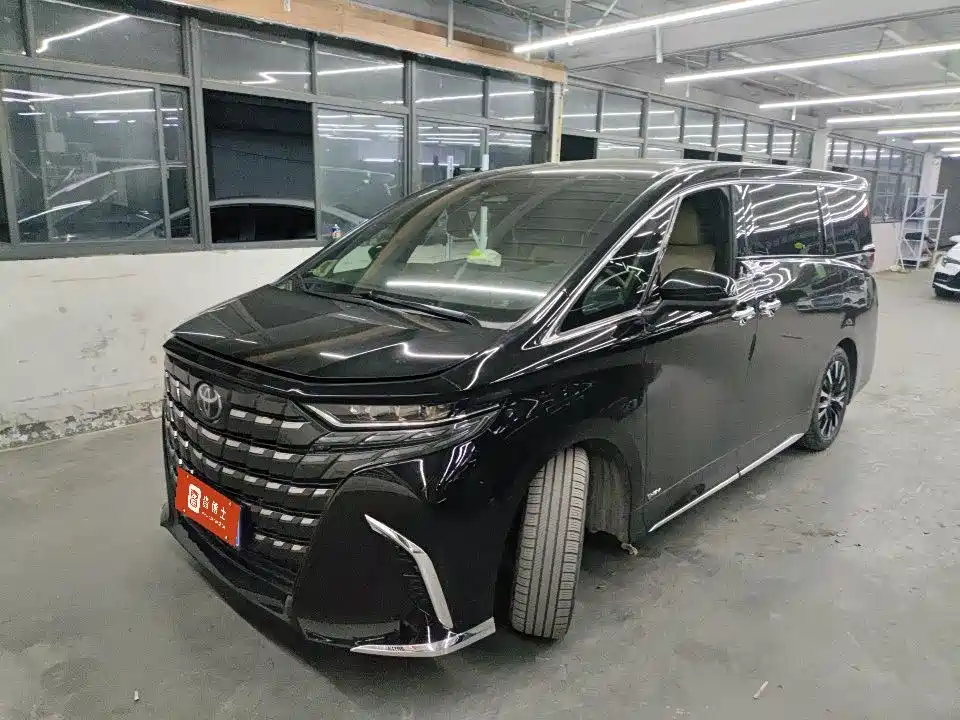 Toyota Alphard 2024
