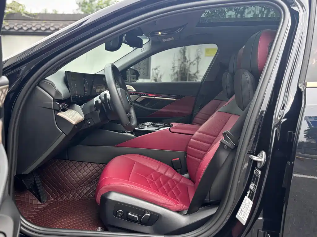 BMW 5 Series — миниатюра 11